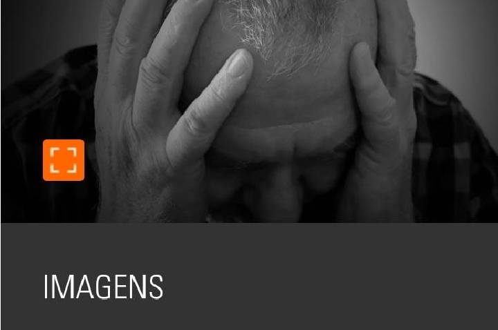 Cartazes em locais públicos