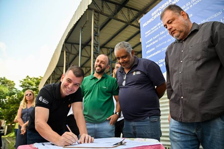 Furlani assina ordem de serviço