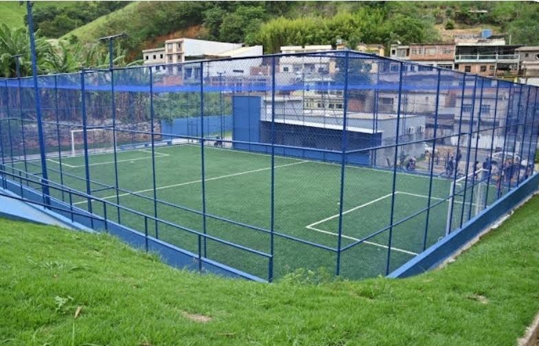 Barra Mansa inaugura três campos de futebol
