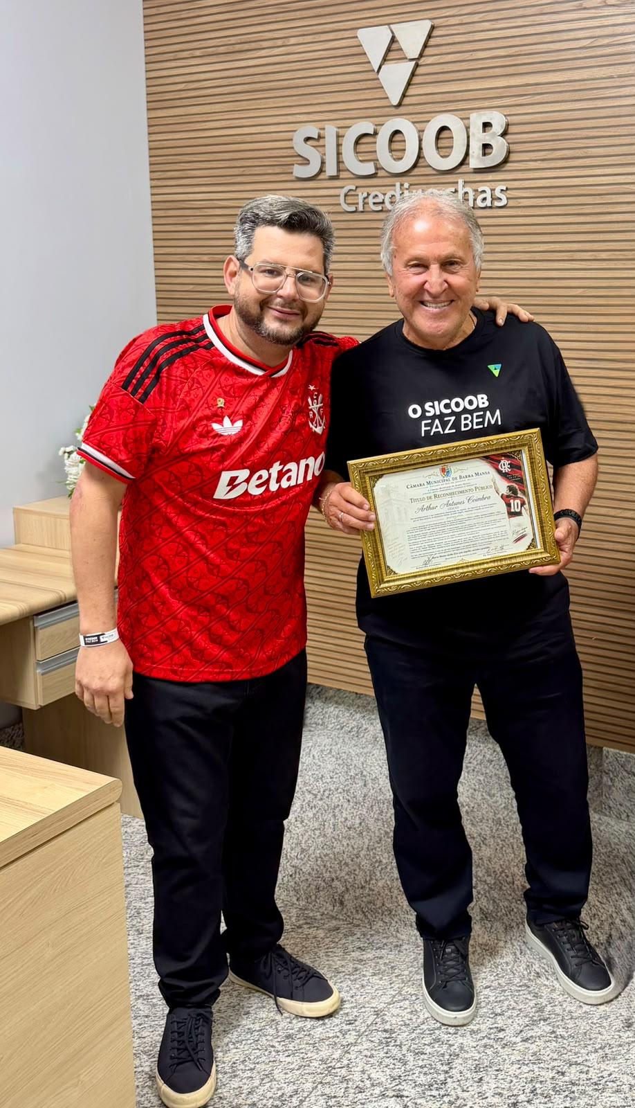 Zico é homenageado em Barra Mansa