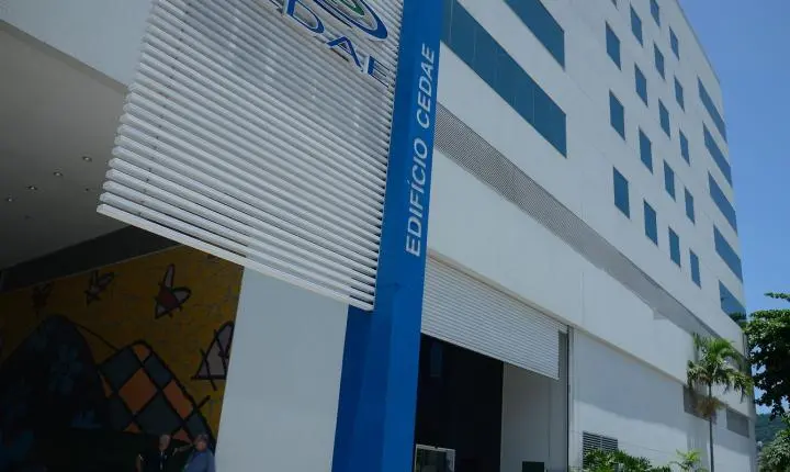 Governo do RJ identifica desvios de R$ 400 milhões na Cedae Saúde