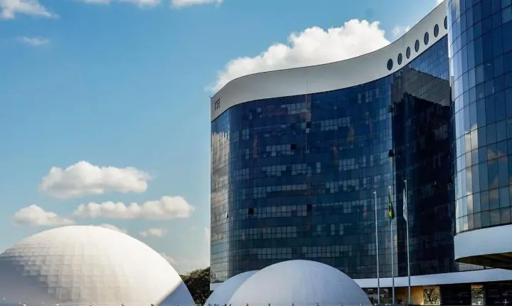 TSE nega pedido da campanha de Flávio para barrar posts de sindicatos