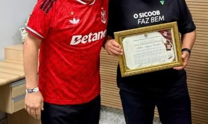 Zico é homenageado em Barra Mansa